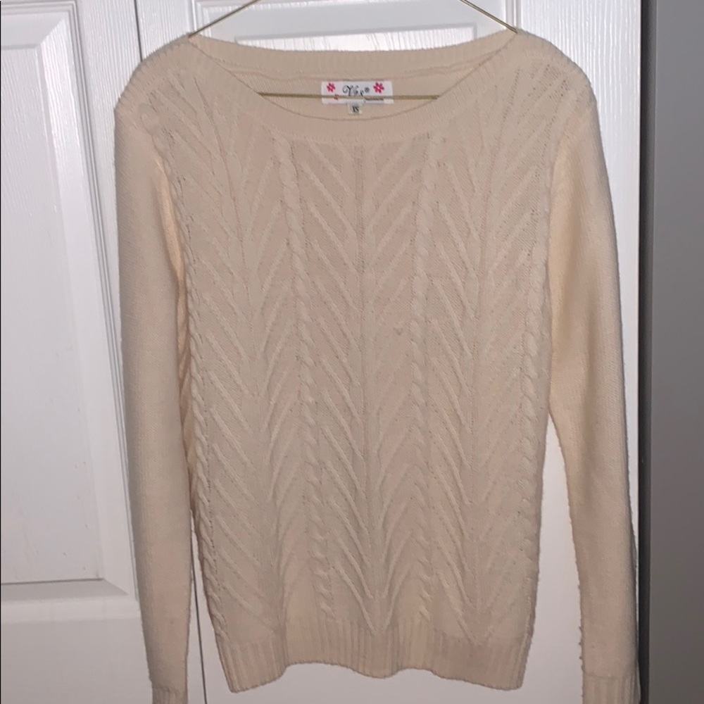 V28 FASHION CREME SWEATER
